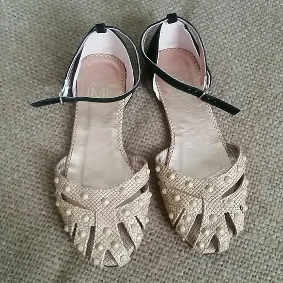 Shoes - Studded flats